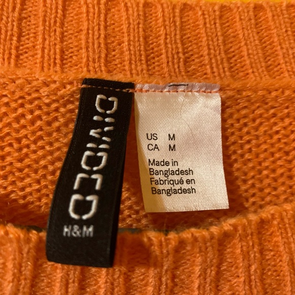 Beautiful soft orange wool sweater. Size medium - Picture 2 of 3